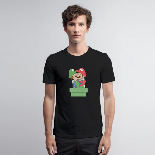 Mario And Luigi Kissing T Shirt g